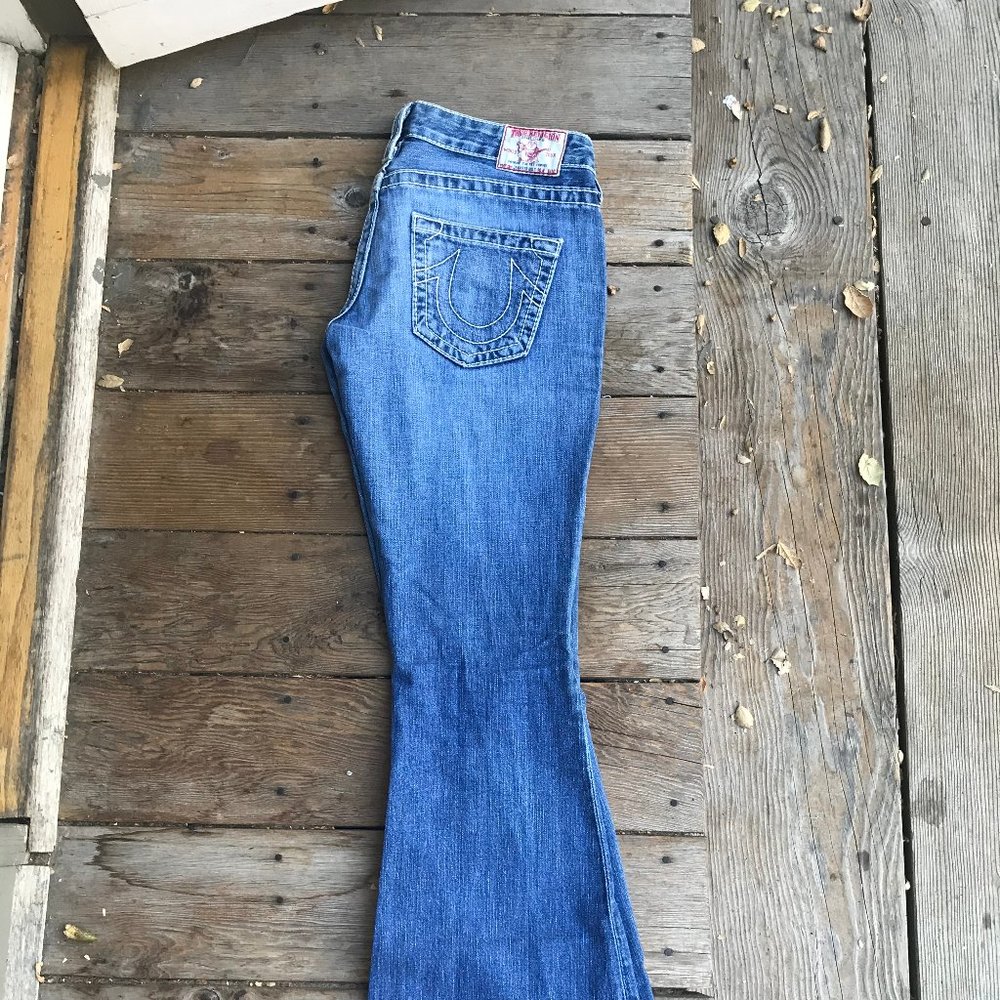 Size 27 True Religion Flare Jeans Jennifer Big T